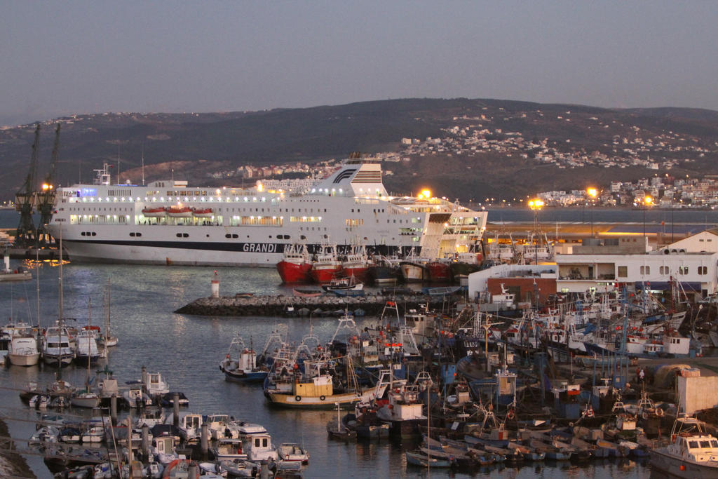 Hotel Continental Tangier Bagian luar foto